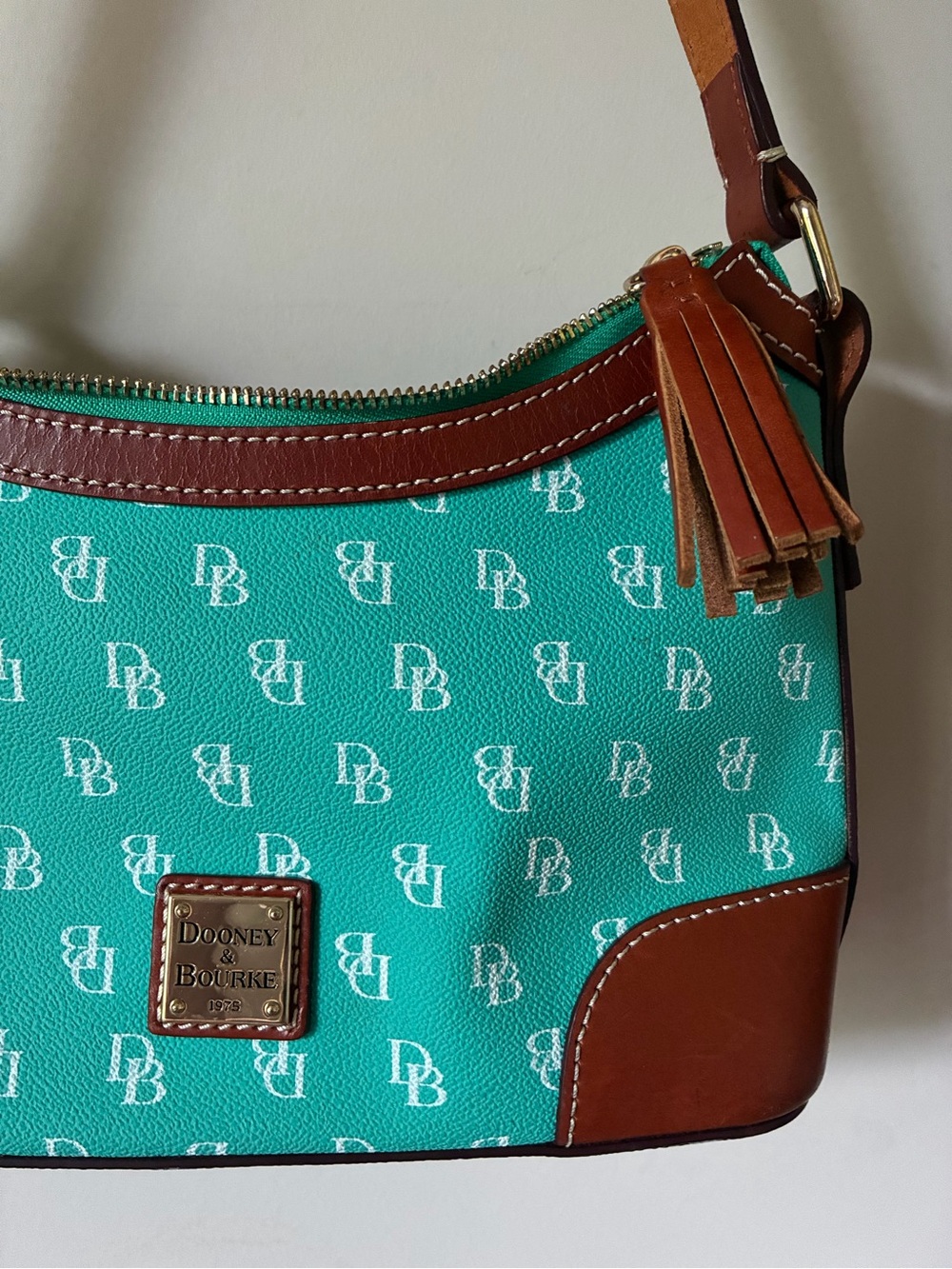 Vtg Dooney & Bourke Greta Small Teal Turqoise Signature Hobo SoHo Baguette Purse - Picture 2 of 10